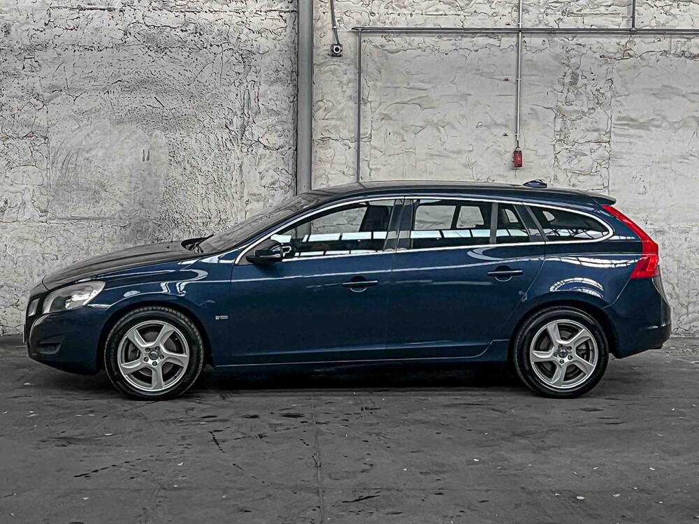 Volvo V60 1.6 T3 R-Design 150HP 2011, 09-TSF-1