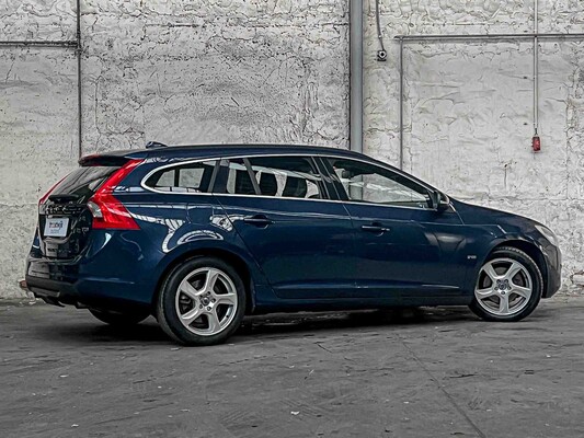 Volvo V60 1.6 T3 R-Design 150PS 2011, 09-TSF-1