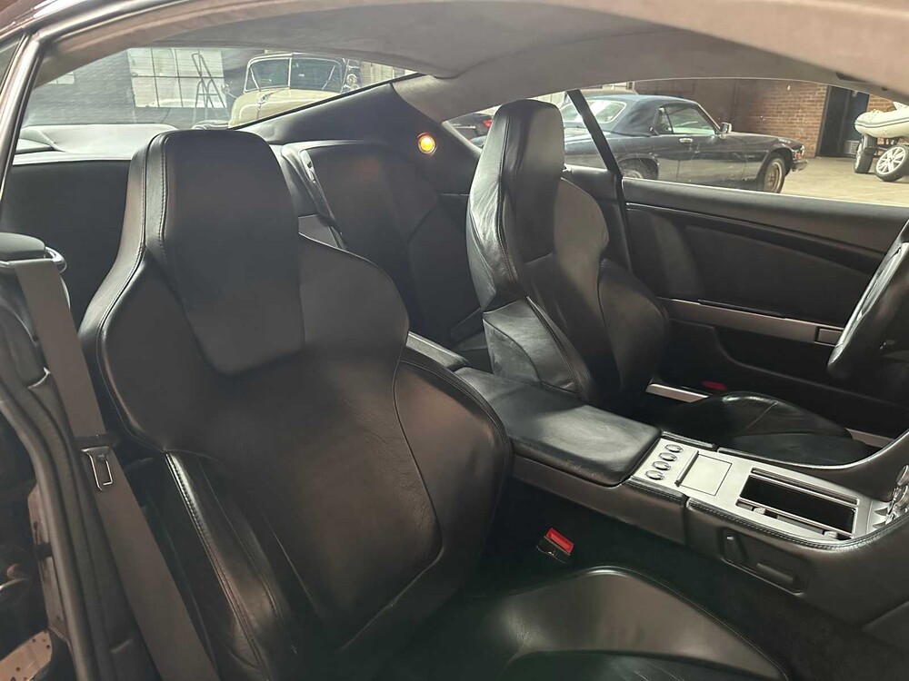 Aston Martin DB9 5.9 V12 Touchtronic 457hp 2004, 31-XJ-GF