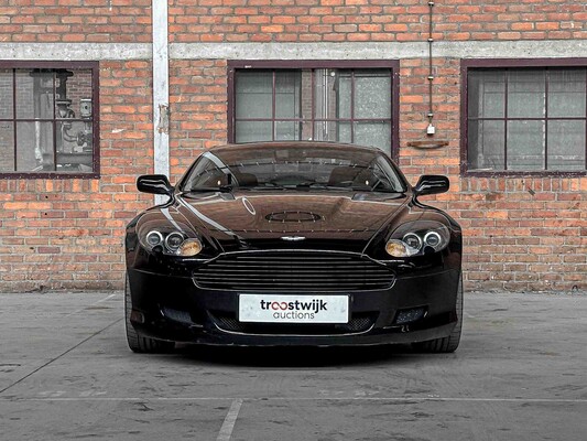 Aston Martin DB9 5.9 V12 Touchtronic 457PS 2004, 31-XJ-GF