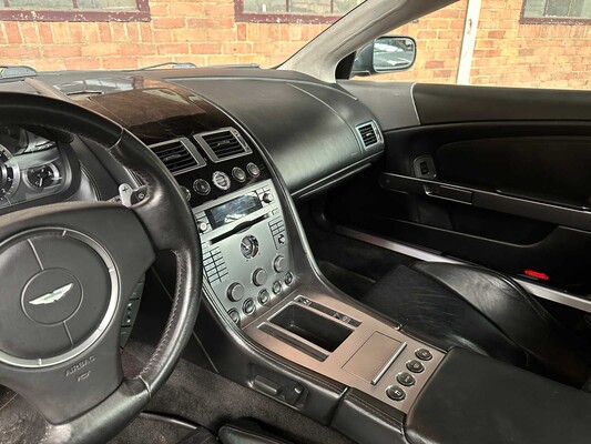 Aston Martin DB9 5.9 V12 Touchtronic 457pk 2004, 31-XJ-GF