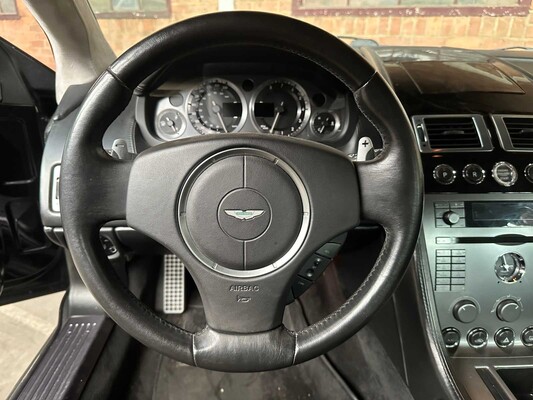 Aston Martin DB9 5.9 V12 Touchtronic 457PS 2004, 31-XJ-GF