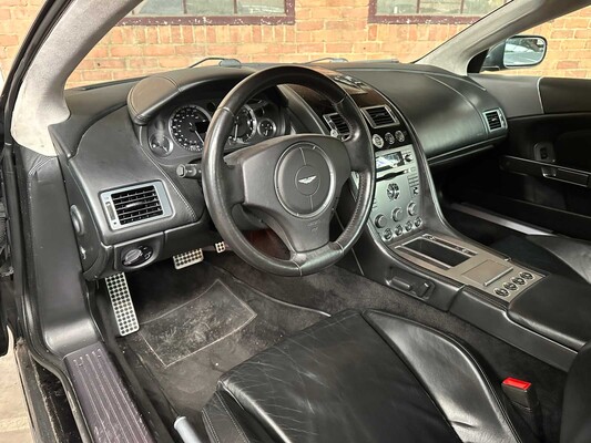 Aston Martin DB9 5.9 V12 Touchtronic 457pk 2004, 31-XJ-GF