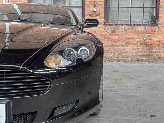 Aston Martin DB9 5.9 V12 Touchtronic 457PS 2004, 31-XJ-GF