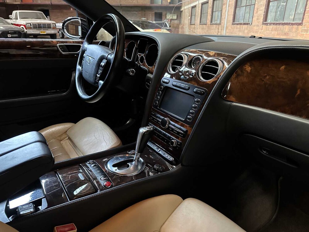 Bentley Continental Flying Spur 6.0 W12 525hp 2005 Youngtimer 