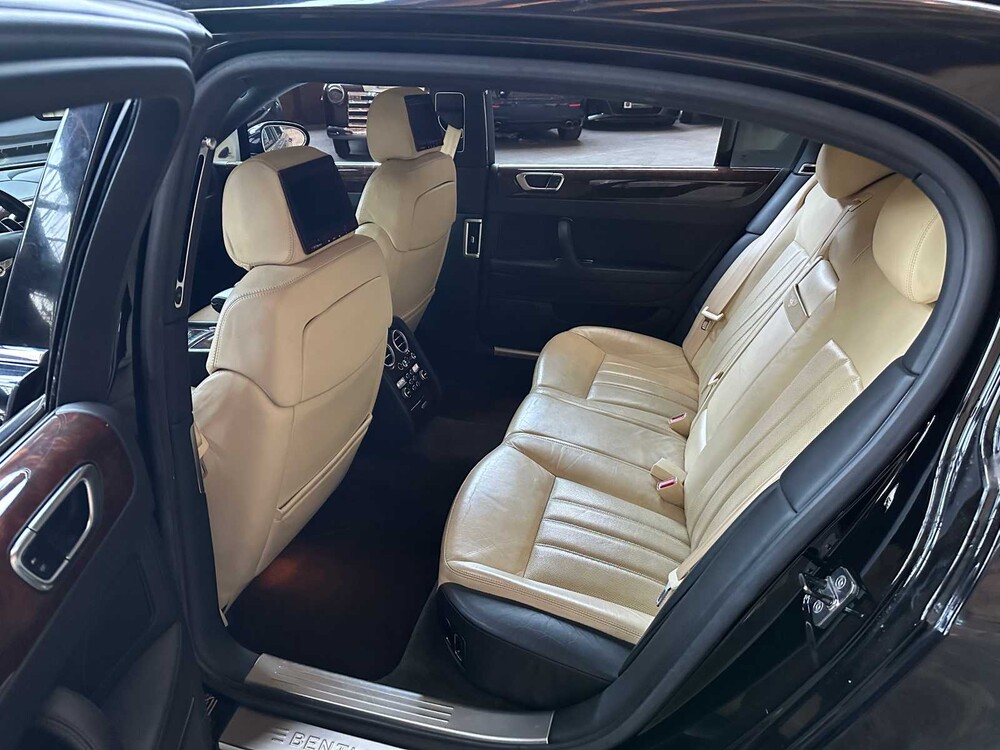Bentley Continental Flying Spur 6.0 W12 525pk 2005 Youngtimer 