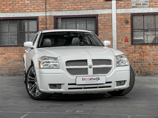 Chrysler 300C HEMI 5.7 V8 340hp 2006 Youngtimer