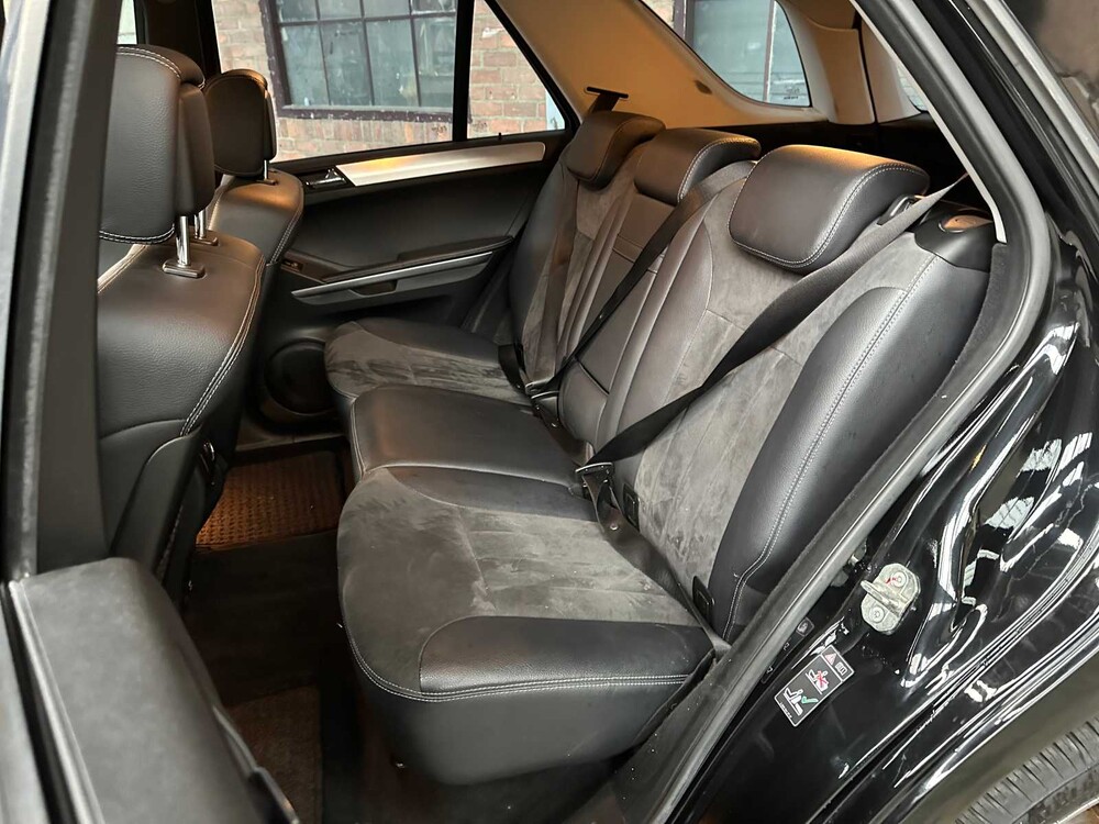 Mercedes-Benz ML350 3.5 V6 272hp 2005 M-class, P-228-PF