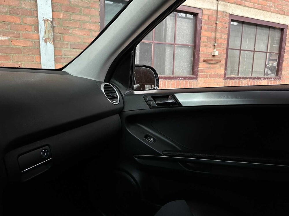 Mercedes-Benz ML350 3.5 V6 272hp 2005 M-class, P-228-PF