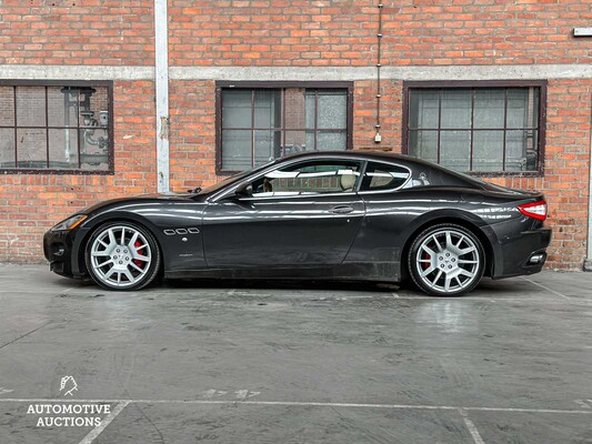 Maserati GranTurismo 4.2 V8 405pk 2008 youngtimer