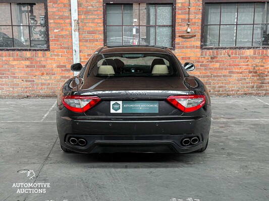 Maserati GranTurismo 4.2 V8 405pk 2008 youngtimer