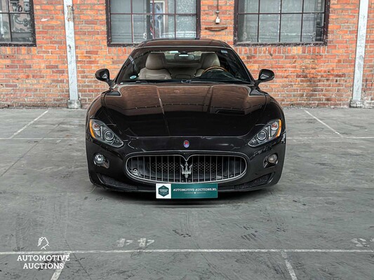 Maserati GranTurismo 4.2 V8 405pk 2008 youngtimer