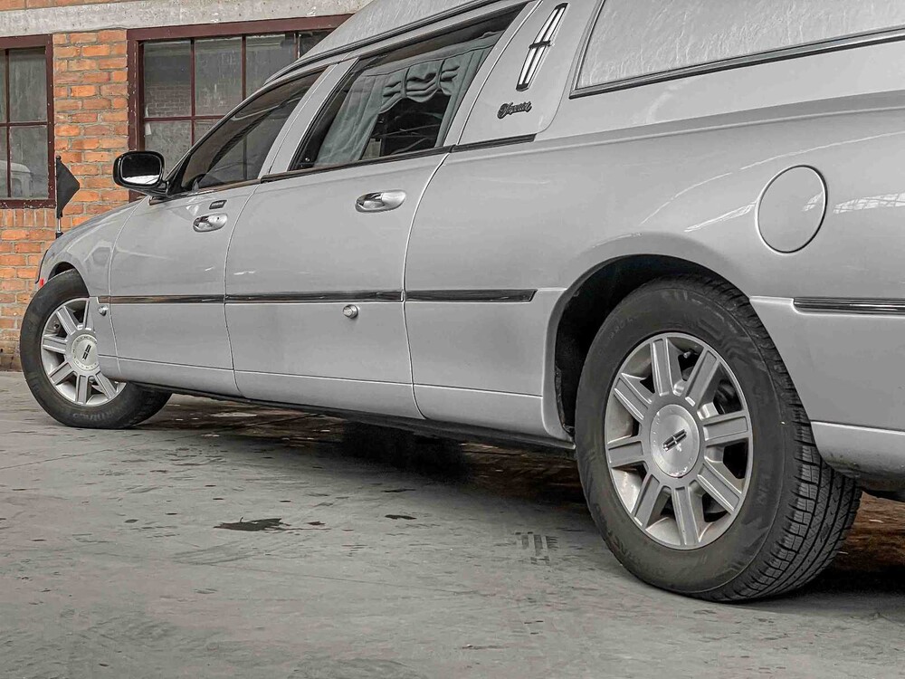 Lincoln Town Car Superior Coach Begrafenisauto 242pk 2008, 04-ZL-XB