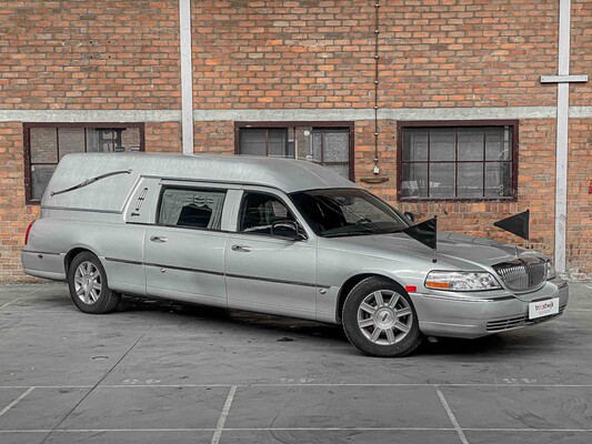 Lincoln Town Car Superior Coach Hearse 242hp 2008, 04-ZL-XB