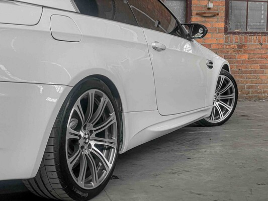 BMW M3 E93 4.0 V8 420HP DCT E90 3-Series 2011