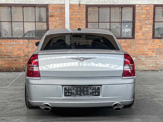 Chrystler 300C SRT8 6.1 V8 425pk 2005 youngtimer