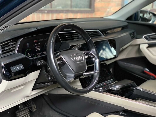 Audi e-tron 55 quattro advanced 95 kWh 360hp 2019 (original-NL + 1st owner), ZT-397-B