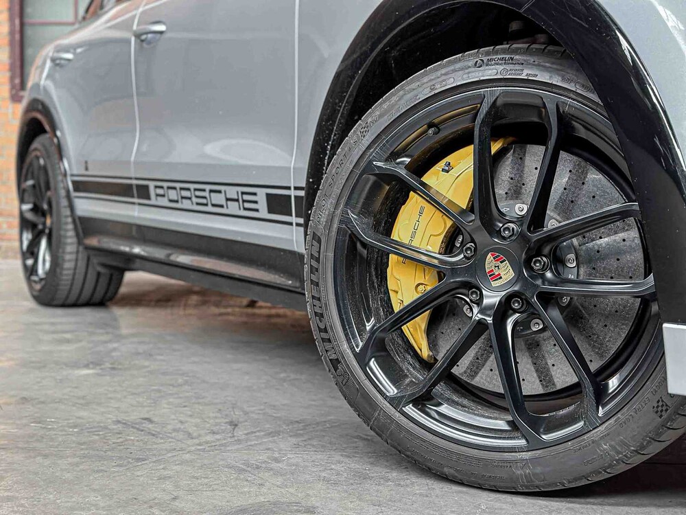 Porsche Cayenne Coupé Turbo S E-Hybrid (TECHART) 4.0 V8 -AKRAPOVIC- 549hp 2019, Dutch registration