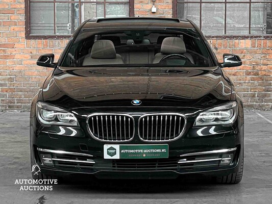 BMW 750i xDrive High Executive 449PS 2013 (Original-UK) 7er, 32-ZVG-3