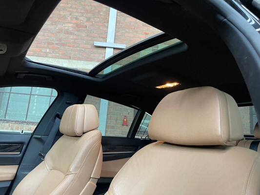 BMW 750i xDrive High Executive 449hp 2013 (Original-UK) 7-Series, 32-ZVG-3