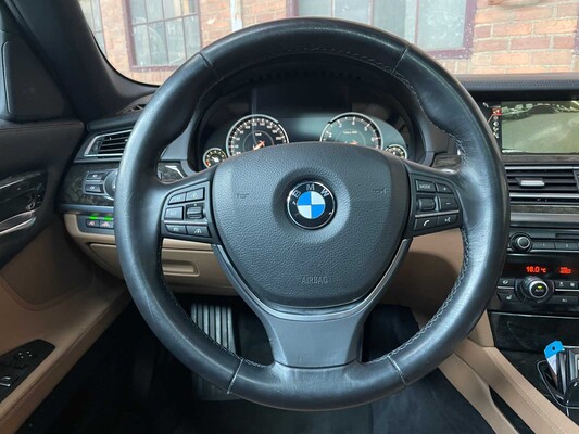 BMW 750i xDrive High Executive 449PS 2013 (Original-UK) 7er, 32-ZVG-3