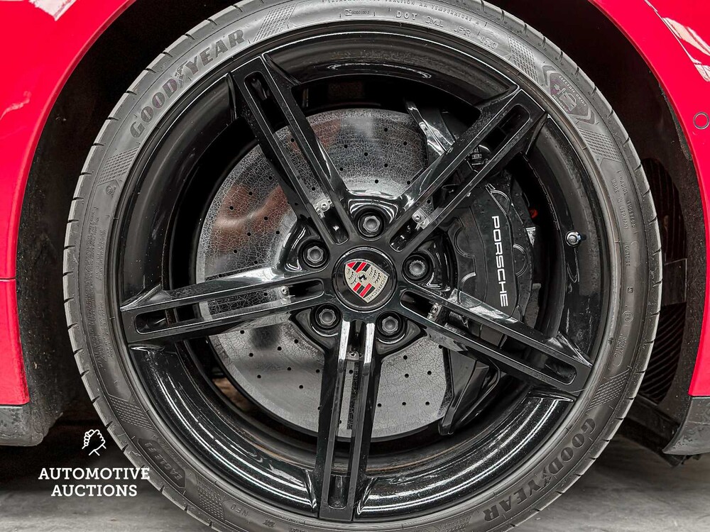 Porsche Taycan Turbo S 93 kWh 626hp 2020