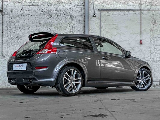 Volvo C30 2.0 D3 R-Design Pro Edition 150hp 2012 (Original-UK), 77-ZDN-7