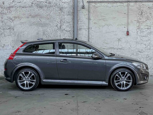 Volvo C30 2.0 D3 R-Design Pro Edition 150hp 2012 (Original-UK), 77-ZDN-7