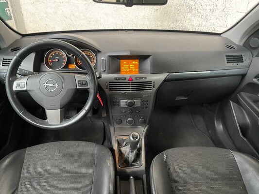 Opel Astra 1.8 Cosmo 125PS 2004, (Original-NL), 31-PB-SK 