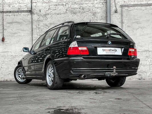 BMW 316i Touring Black&Silver II 3-serie116pk 2004 (Origineel-NL), 01-PF-HN