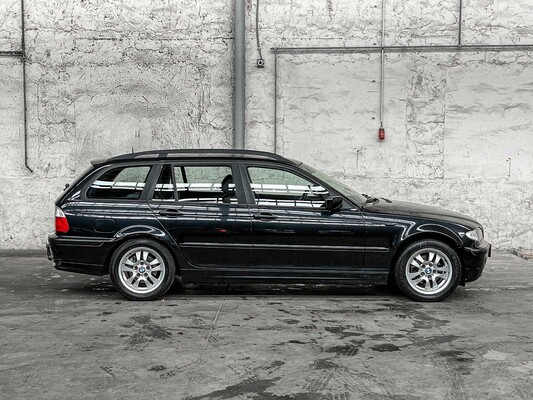 BMW 316i Touring Black&Silver II 3-serie116pk 2004 (Origineel-NL), 01-PF-HN