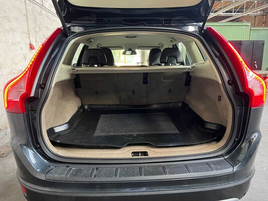 Volvo XC60 2.0T Summum 203PS 2010 (Original-NL), 42-LRP-3