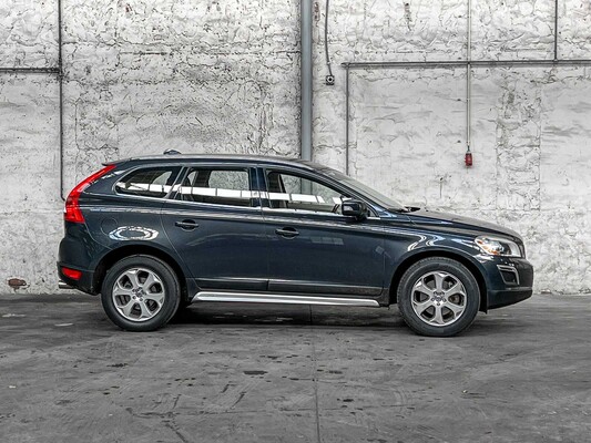 Volvo XC60 2.0T Summum 203PS 2010 (Original-NL), 42-LRP-3