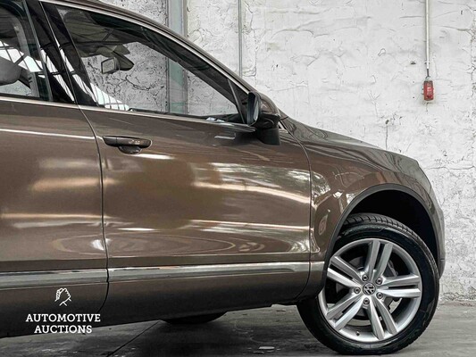 Volkswagen Touareg 3.0 TDI Highline 239hp 2010 (Original-NL+1st owner), 67-NLD-1