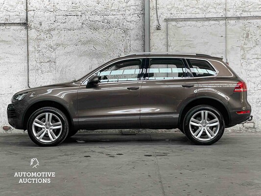 Volkswagen Touareg 3.0 TDI Highline 239hp 2010 (Original-NL+1st owner), 67-NLD-1