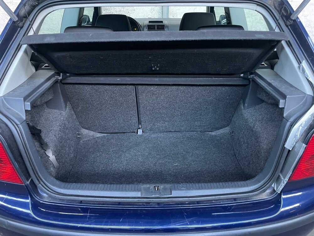 Volkswagen Polo 1.2-12V Comfortline 64PS 2002 (Original-NL), 62-LH-BZ