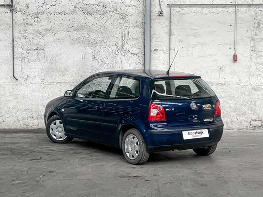 Volkswagen Polo 1.2-12V Comfortline 64hp 2002 (Original-NL), 62-LH-BZ