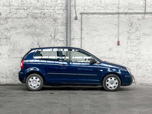 Volkswagen Polo 1.2-12V Comfortline 64hp 2002 (Original-NL), 62-LH-BZ