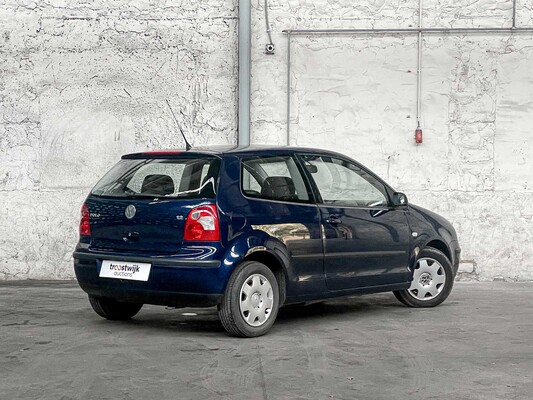 Volkswagen Polo 1.2-12V Comfortline 64hp 2002 (Original-NL), 62-LH-BZ