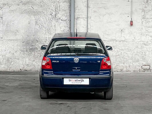 Volkswagen Polo 1.2-12V Comfortline 64hp 2002 (Original-NL), 62-LH-BZ