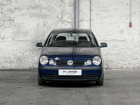 Volkswagen Polo 1.2-12V Comfortline 64hp 2002 (Original-NL), 62-LH-BZ