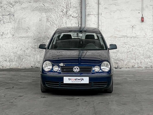 Volkswagen Polo 1.2-12V Comfortline 64hp 2002 (Original-NL), 62-LH-BZ