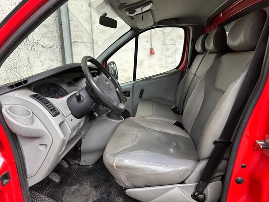 Opel Vivaro 1.9 DI L1H1 82pk 2003, 70-BK-ST