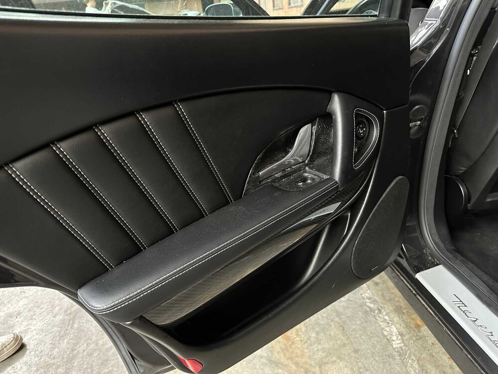 Maserati Quattroporte 4.2L V8 MFI DOHC 259 400PS 2008 Youngtimer