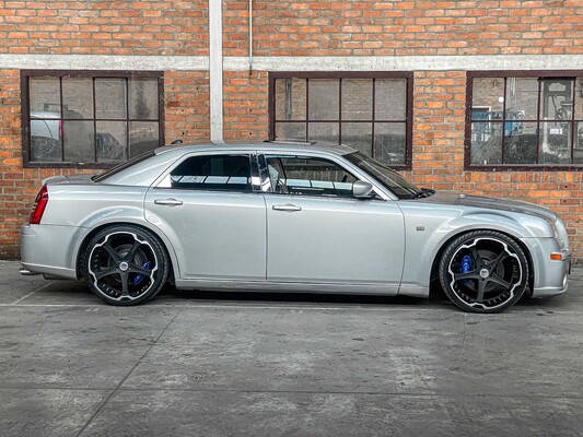 Chrysler 300C SRT8 6.1 V8 425hp 2005 youngtimer