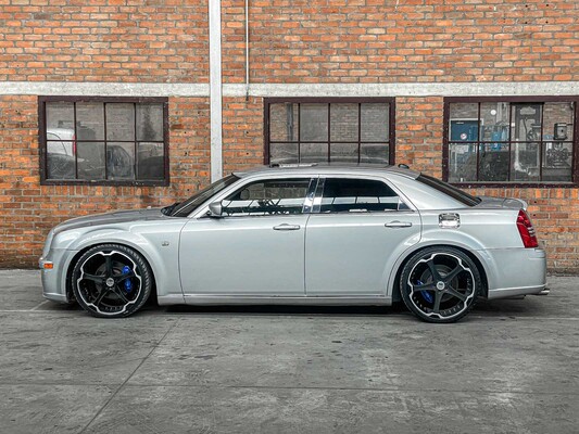 Chrysler 300C SRT8 6.1 V8 425PS 2005 Youngtimer