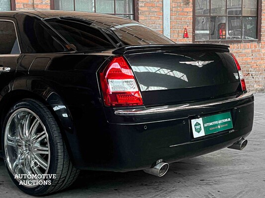 Chrysler 300C HEMI 5.7 V8 340PS 2004 Youngtimer