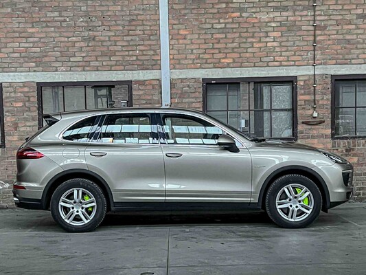 Porsche Cayenne S E-Hybrid 3.0 416hp 2015 (Original-NL), 6-ZGG-64