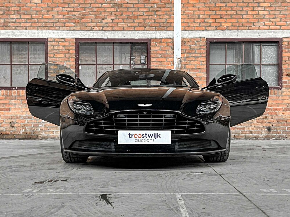 Aston Martin DB11 4.0 V8 510PS 2017, T-223-BS