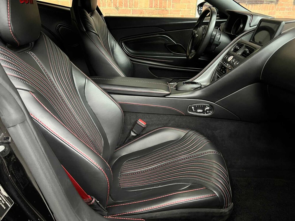 Aston Martin DB11 4.0 V8 510PS 2017, T-223-BS